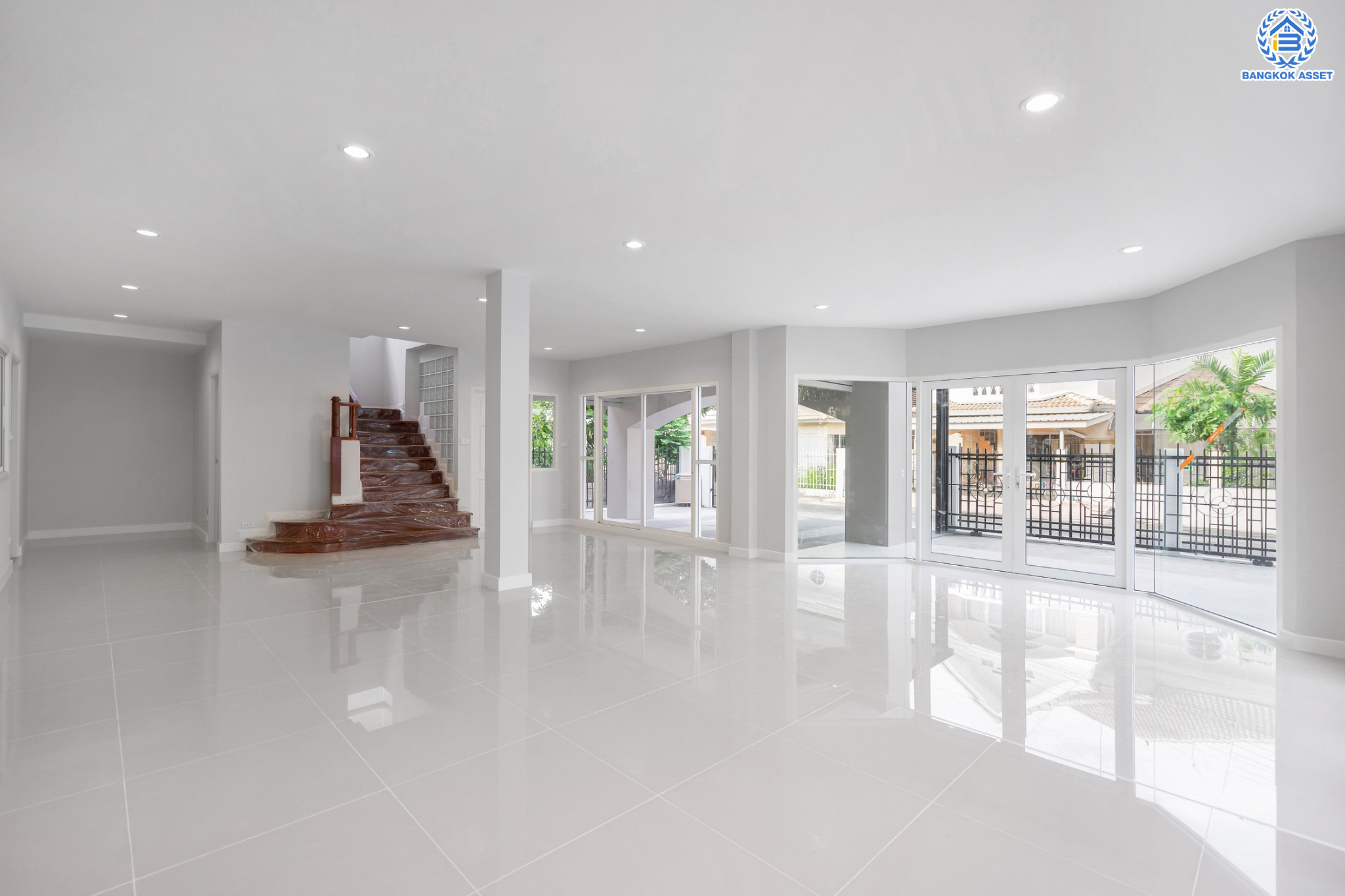 บ้านมือสองตกแต่งใหม่ ม.รัชชา2 บางใหญ่ บ้านเดี่ยว หลังมุม เนื้อที่ 59 ตร.ว. ฟังก์ชัน 4 ห้องนอน 3 ห้องน้ำ จอดรถได้ 2 คัน บนทำเลเชื่อมต่อถ.กาญจนาภิเษก ใกล้เซ็นทรัลเวสต์เกต ทางด่วน "กาญจนาภิเษก" และรถไฟฟ้าสายสีม่วง "สถานีตลาดบางใหญ่"